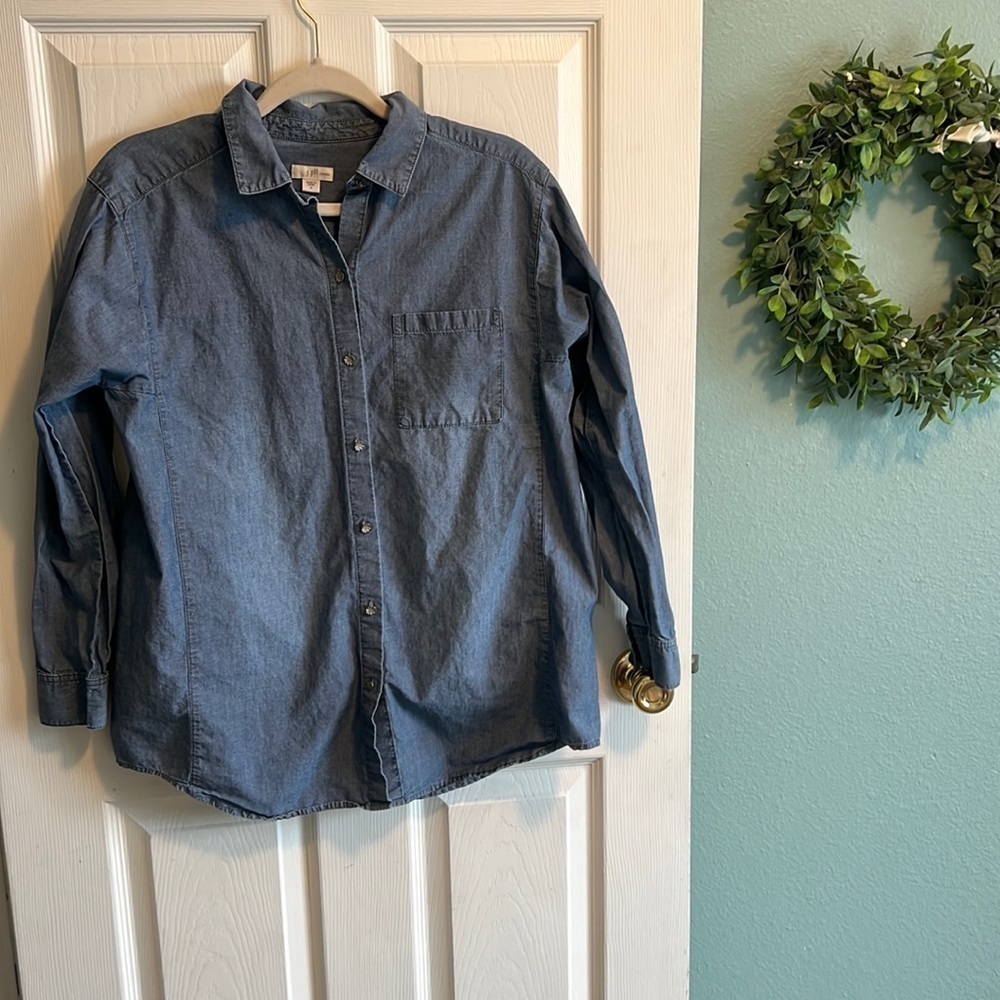 J. Jill denim long sleeve button shirt. Size S